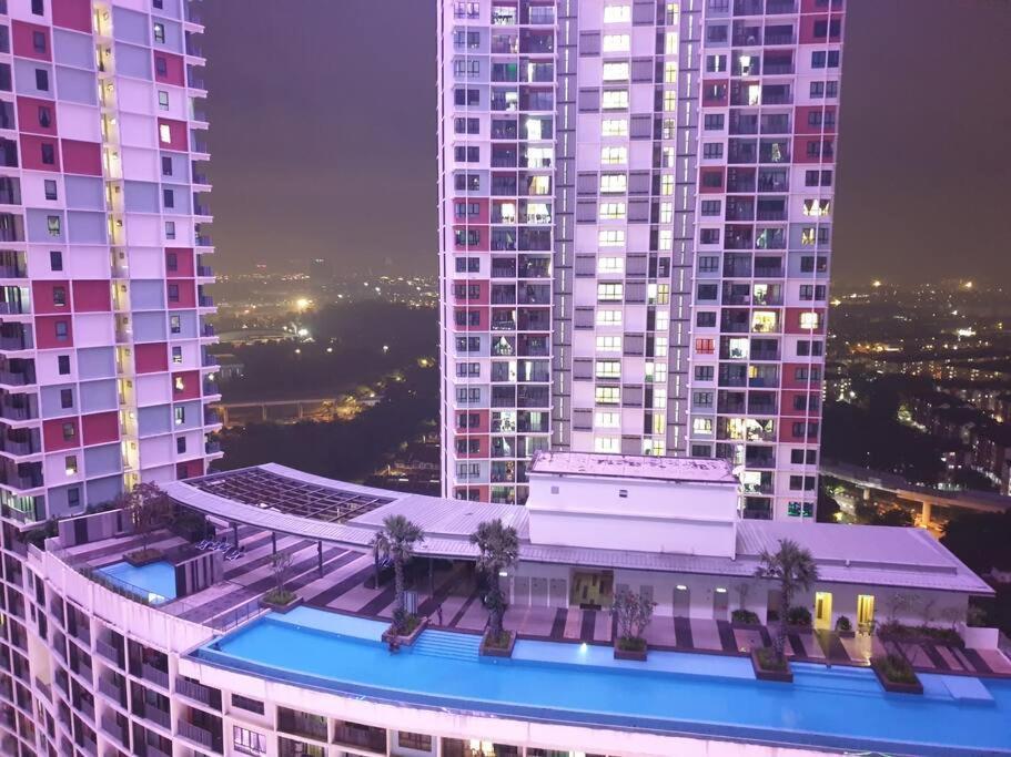 I-city Casa Lucia- Wifi, Netflix, Parking, 60inch Big Tv, 7pax *