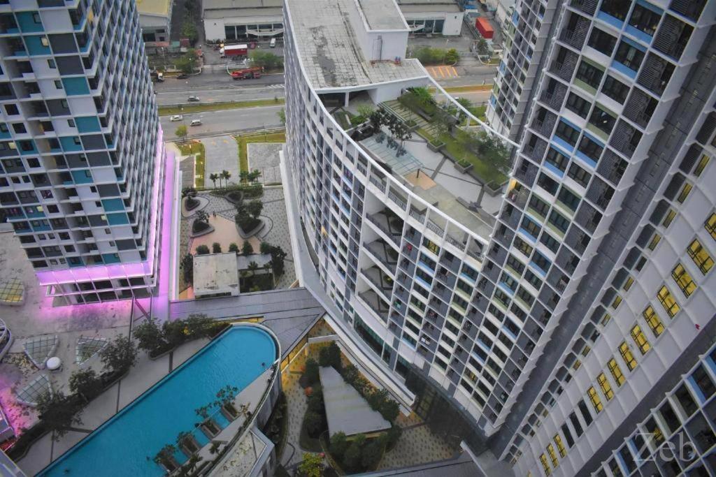 I-city Casa Lucia- Wifi, Netflix, Parking, 60inch Big Tv, 7pax * Shah Alam