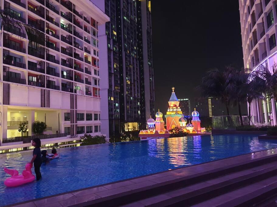 I-city Casa Lucia- Wifi, Netflix, Parking, 60inch Big Tv, 7pax *
