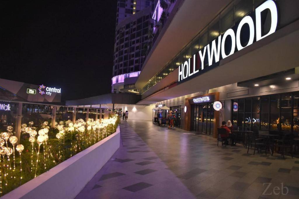 Pangsapuri I-city Casa Lucia- Wifi, Netflix, Parking, 60inch Big Tv, 7pax